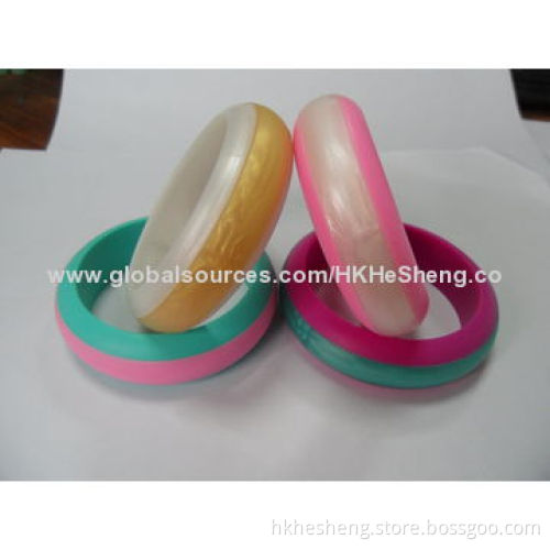 2014 Charming Food-grade Silicone Bracelets, Nontoxic and BPA-free